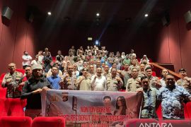 Jajaran Polres Gorontalo Utara nonton bareng film 'Uti Deng Keke'