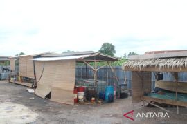 Polisi tutup 10 gudang penampungan BBM ilegal