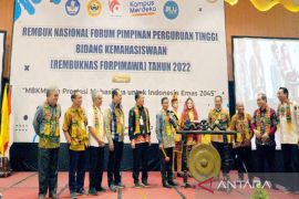 Membangun sinergi ciptakan prestasi mahasiswa untuk Indonesia emas