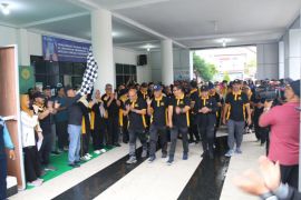 Peringati hari perkebunan, Achmad Marzuki lepas peserta jalan santai