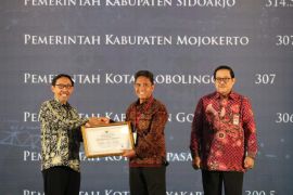 Pemkot Denpasar raih Anugerah Meritokrasi dari Komisi ASN