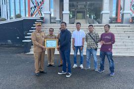Aliansi Jurnalis Ketapang beri penghargaan kepada beberapa pihak