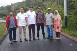 Legislator Ade Rezki bantu perbaikan jalan rusak senilai Rp15 Miliar di Limapuluh Kota