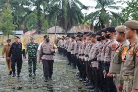 Kapolres  pimpin apel gelar pasukan PAM Pilkades serentak di Palas