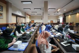 Disnaker Kota Madiun sosialisasikan UMK tahun 2023 ke perusahaan