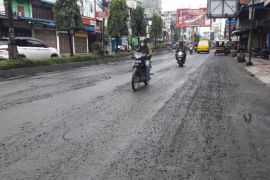 Kondisi Jalinsum di Kota Stabat memprihatinkan usai ditambal sulam