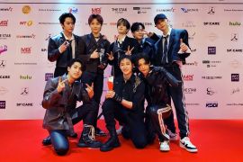 Stray Kids meluncurkan "SKZ-REPLAY"