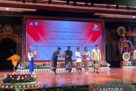 Gubernur Koster beri hadiah capai Rp1,9 miliar bagi atlet berprestasi