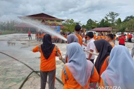 PT Arara Abadi berkolaborasi dengan Jurnalis Kreatif Riau sosialisasi cegah Karhutla di SMAN 2 Siak