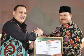Madiun raih penghargaan SPI 2022 dari KPK Kategori Pemkot