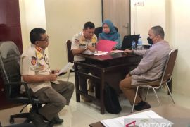 Satpol PP Tangerang tangkap oknum edarkan minuman beralkohol