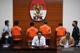 OTT Sahat Tua dan kawan-kawan, KPK amankan uang Rp1 miliar