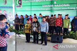 Doli Kurnia Lantik pengurus KAHMI Babel