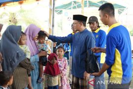 Pemkab Bangka Tengah salurkan bantuan sosial untuk keluarga berisiko stunting