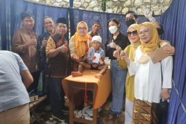 Alumni SMAN 3 Bandarlampung angkatan 87 gelar sunatan massal