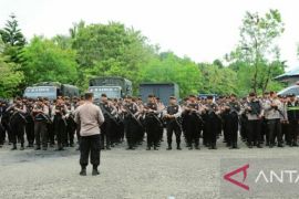 Petugas gabungan TNI-Polri amankan pemulangan pengungsi Kariuw, begini penjelasannya