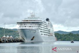 Kunjungan MV Seabourn Encore berdampak positif sektor pariwisata dan UMKM