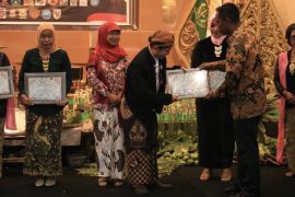 Kota Batu raih rekor MURI lantunkan tembang macapat 96 jam