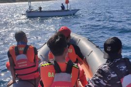 Mencoba renang seberangi Gili Trawangan-Meno, warga Prancis hilang