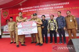 Gubernur Kalteng salurkan BLT-BBM ke ribuan KPM di lima kabupaten