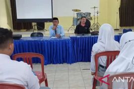 ANTARA bersama Diskominfotik Bangka edukasi pelajar cerdas bermedsos