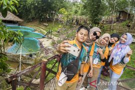 Wisata Batu Begapit di Kalsel