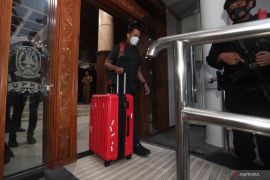 KPK amankan uang lebih Rp1 miliar setelah geledah Gedung DPRD Jatim