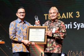 BPKH beri dua penghargaan kepada BRK Syariah sebagai bank penerima setoran haji terbaik 2022