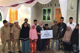 Baznas Lombok Barat bangun rumah warga miskin