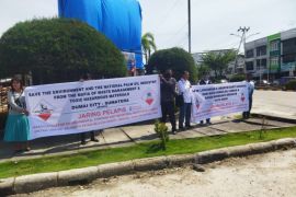 Massa Jaring Pelapis aksi damai tuntut pengelolaan limbah di Dumai
