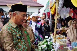 Bupati HSS hadiri hari jadi ke-16 Kecamatan Daha Barat