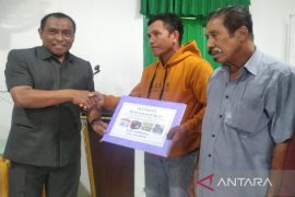 Pemkot Baubau beri bantuan sarana perikanan kepada 700 nelayan