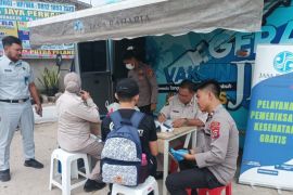 Jasa Raharja Banten gelar pengobatan gratis di Terminal Terpadu Merak Banten