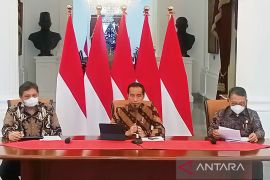 Kemarin, stop ekspor bijih bauksit sampai rupiah menguat di 2023