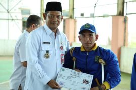 Atlet paralympic dan pelatih terima bonus total Rp2,4 miliar