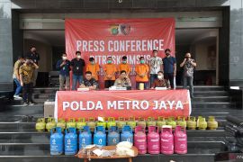 Polisi tangkap 20 pengoplos gas elpiji