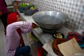 Peluncuran Dapur Umum Gas Metana di Madiun