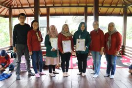 Adaro berikan apresiasi tiga pendamping PAUD Berkarakter