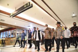 Gubernur Khofifah minta waspadai gelombang laut tinggi saat akhir tahun