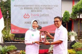 Bank Jatim serahkan bantuan CSR untuk Pemkot Batu dan Pemkab Jember