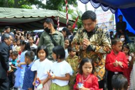 Bupati dan Wakil Bupati Samosir mengikuti ibadah Natal di HKBP Ressort Pangururan Kota