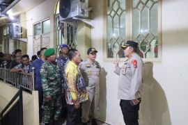 Wakil ketua DPRD turut tinjau pengamanan malam natal