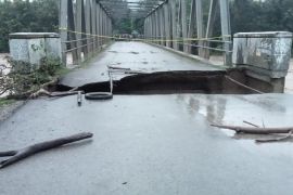 Jembatan Takari-Lelogama putus diterjang  banjir
