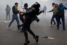 31 polisi di Paris terluka, pendukung kelompok teror PKK melakukan kerusuhan
