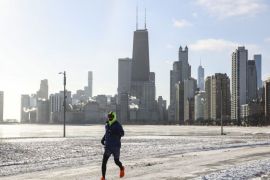 Badai musim dingin dahsyat telah merenggut sedikitnya 23 nyawa di Amerika Serikat