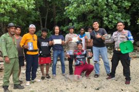 Polisi amankan delapan bungkus kokain berbendera Israel di Pulau Jemaja