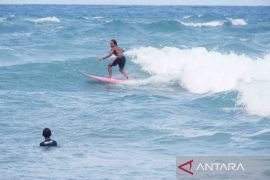 Puluhan atlet ikuti International Surfing Competition 2022 di Manokwari