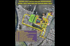 Polisi lakukan rekayasa lalin di Kawasan Muara Angke saat tahun baru