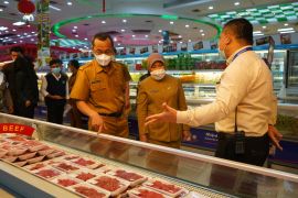 Pemkot  Medan pantau harga kebutuhan pokok di pasar modern