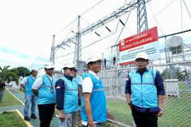 Plt Dirjen Ketenagalistrikan tinjau Gardu Induk Banyuwangi pastikan jaringan aman
